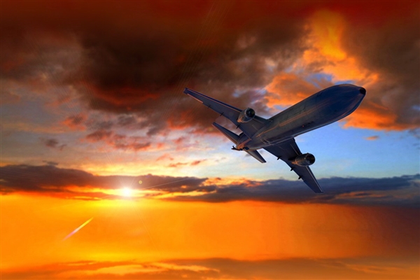 尷尬：美國飛行員在天上與工程師電話50分鐘 F-35依然墜毀